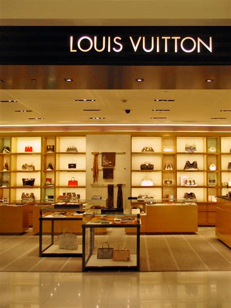 working as team manager louis vuitton|louis vuitton store manager salary.